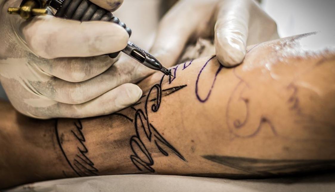 tetování ruky